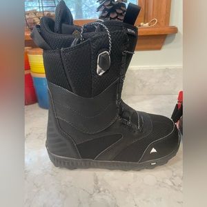Women’s black Burton Ritual Imprint 3 Snowboard Boots NWOT